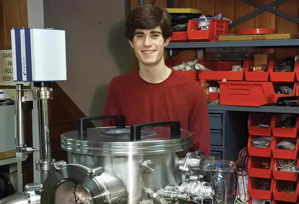 Сэм Зелуф в 17 лет. Сейчас он вместе с Джимом Келлером (архитектор AMD K8) выпускает чипы на заказ. Фото: Szeloof / CC BY-SA 4.0